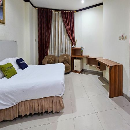 Urbanview Hotel Kharisma Banjarmasin Banjarmasin  Esterno foto