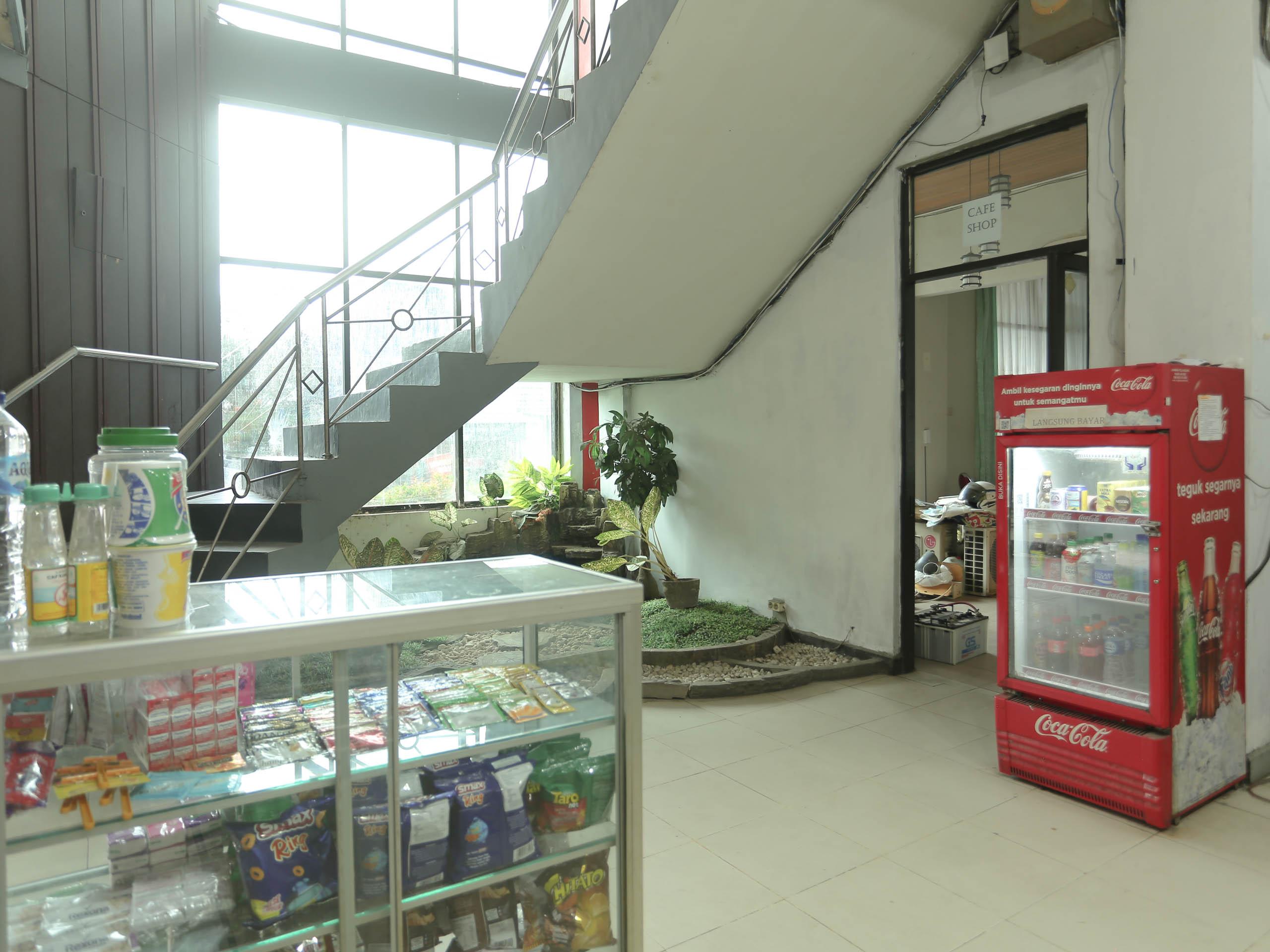 Urbanview Hotel Kharisma Banjarmasin Banjarmasin  Esterno foto